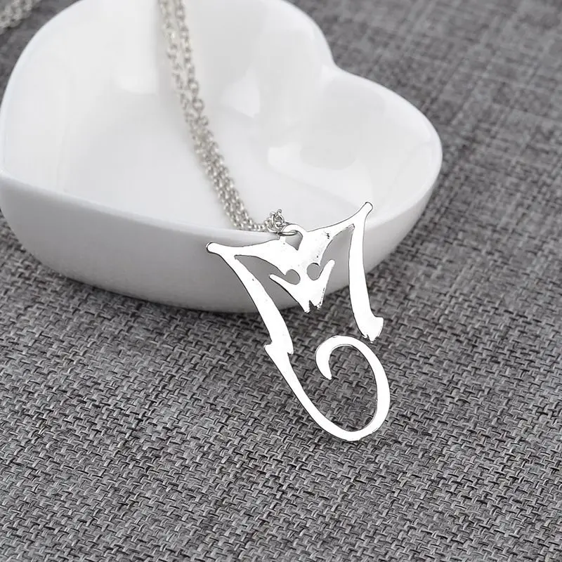国際的なスーパースター、マイケル・ジャクソンのネックレス。マ - Anime Pendant Necklace のレビューと価格